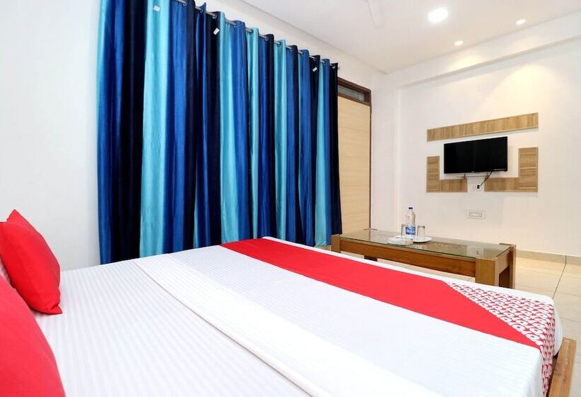 호텔 R K Grand By Oyo Rooms