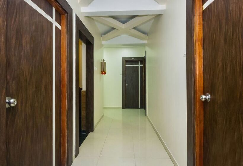 Oyo 22918 Hotel Sadanand Mourya Lodging And Boarding