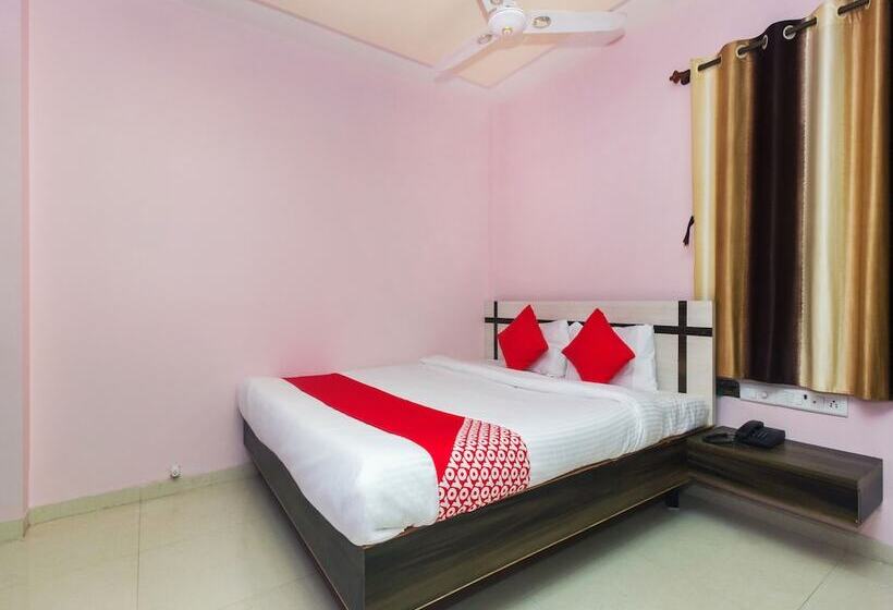 Oyo 22918 Hotel Sadanand Mourya Lodging And Boarding