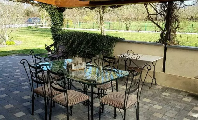 Majatalo Il Etait Une Ferme