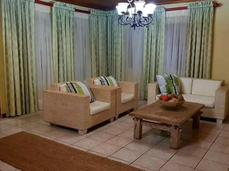 پانسیون Kwantulindawo Guesthouse Vryheid