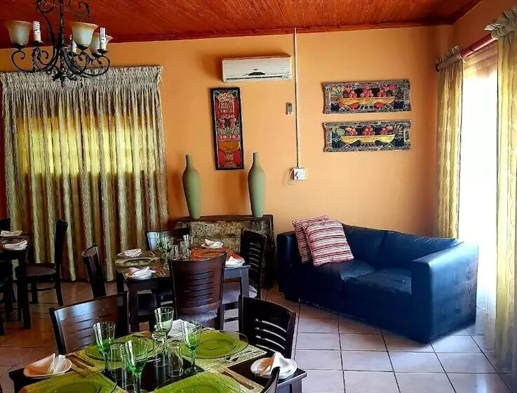 پانسیون Kwantulindawo Guesthouse Vryheid