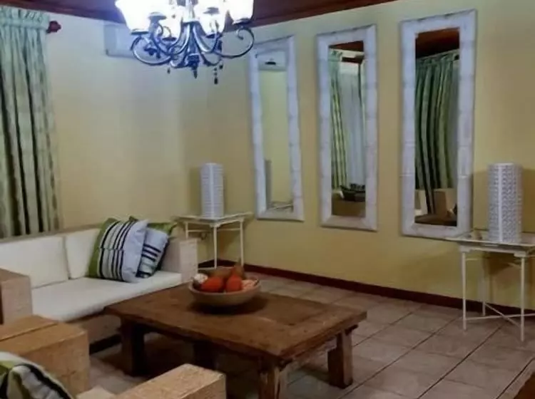 پانسیون Kwantulindawo Guesthouse Vryheid