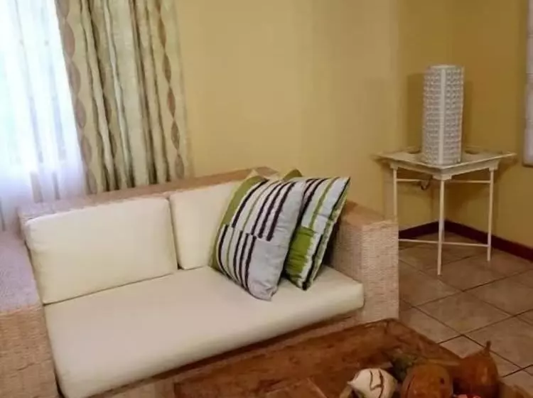 پانسیون Kwantulindawo Guesthouse Vryheid