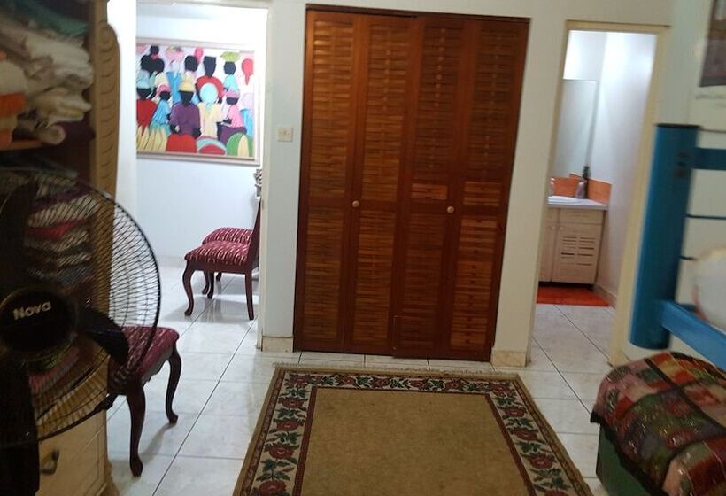 پانسیون Private Cosy Central