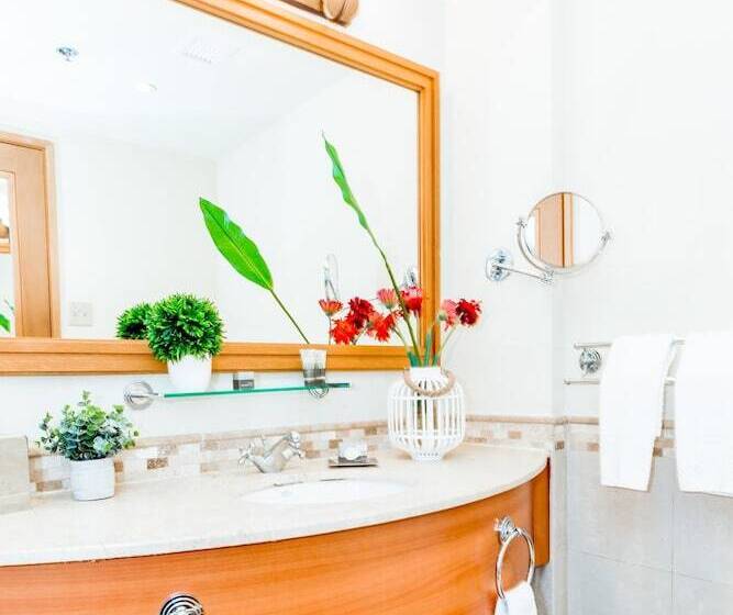 هتل 619 Breezy Studio