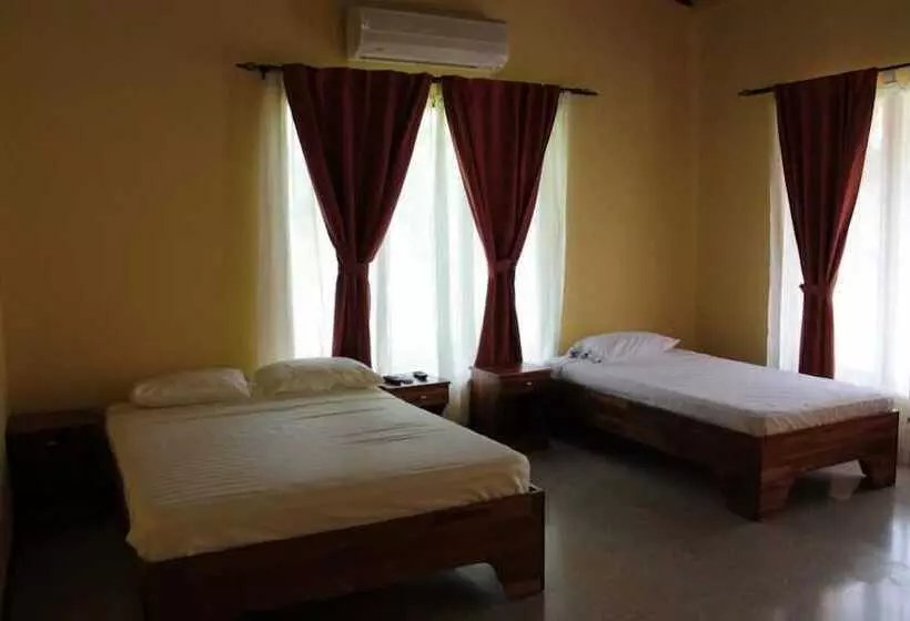 Hotelli Hospedaje Altamira