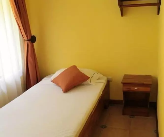 Hotelli Hospedaje Altamira