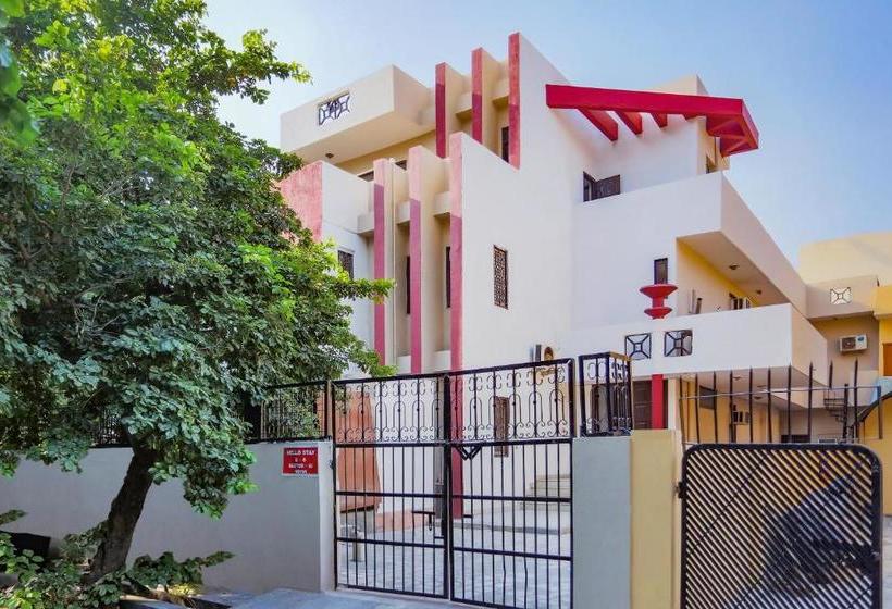 בית מלון כפרי Oyo 75152 Hello Stay