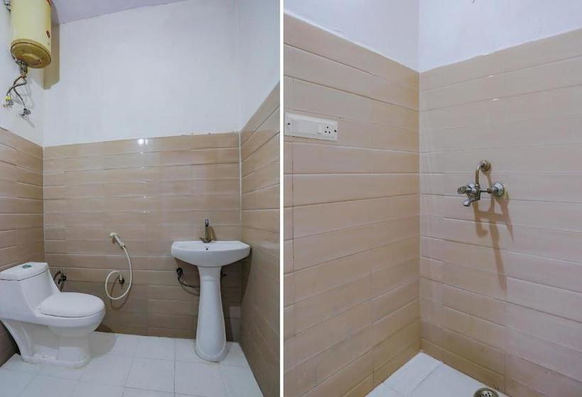 בית מלון כפרי Oyo 75152 Hello Stay