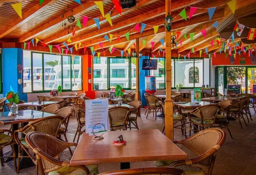 Apartamentos La Peñita