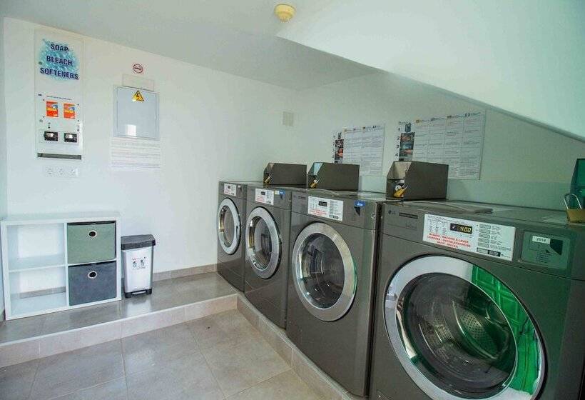 Apartamentos La Peñita