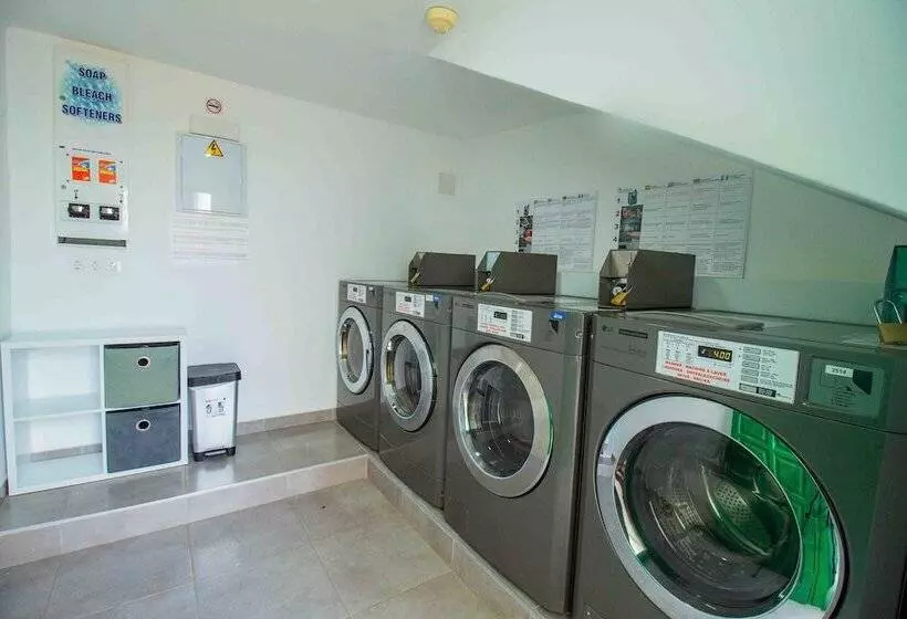 Apartamentos La Peñita