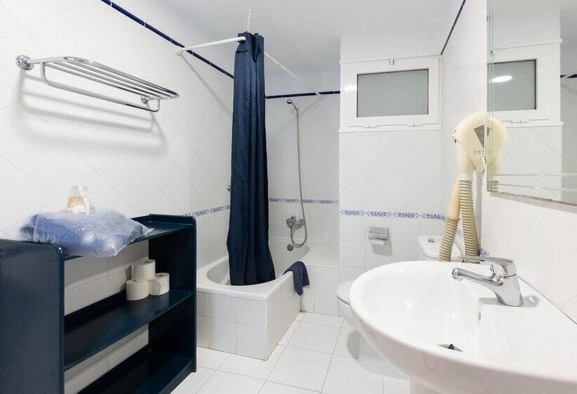 Apartamentos La Peñita