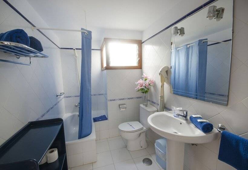 Apartamentos La Peñita