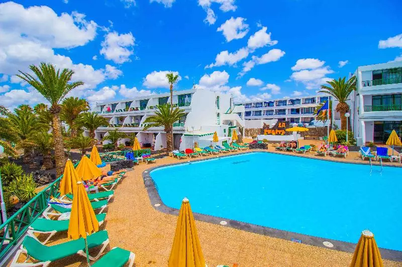 Apartamentos La Peñita