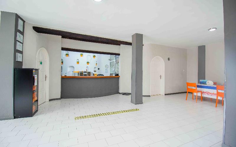 Apartamentos La Peñita