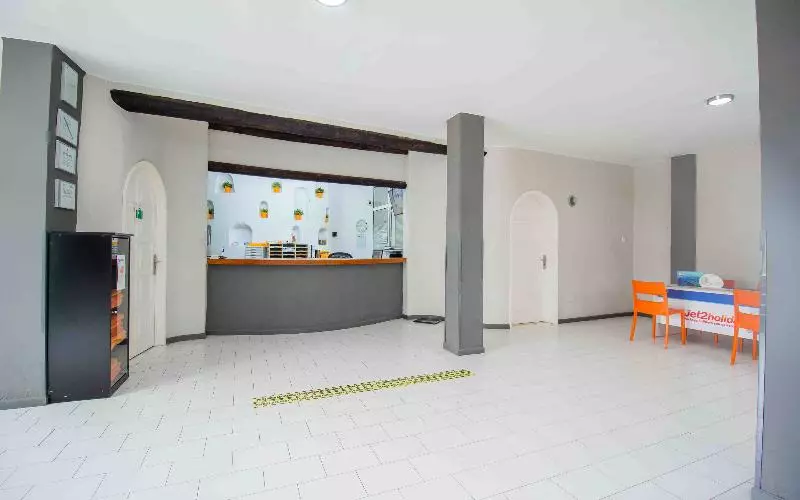 Apartamentos La Peñita