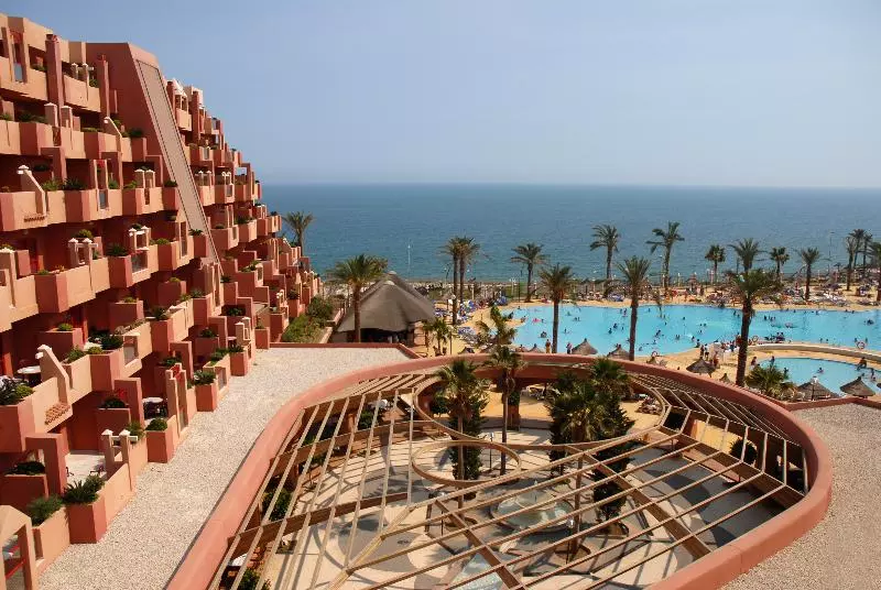 فندق Holiday Premium Resort