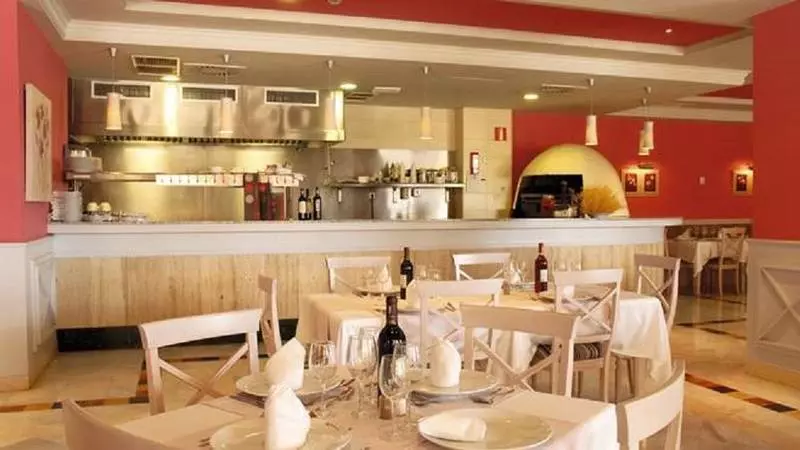 فندق Holiday Premium Resort