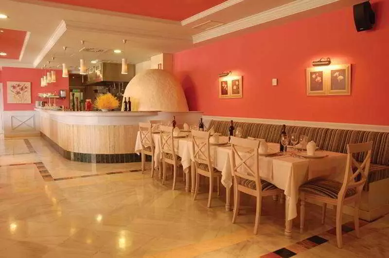 فندق Holiday Premium Resort