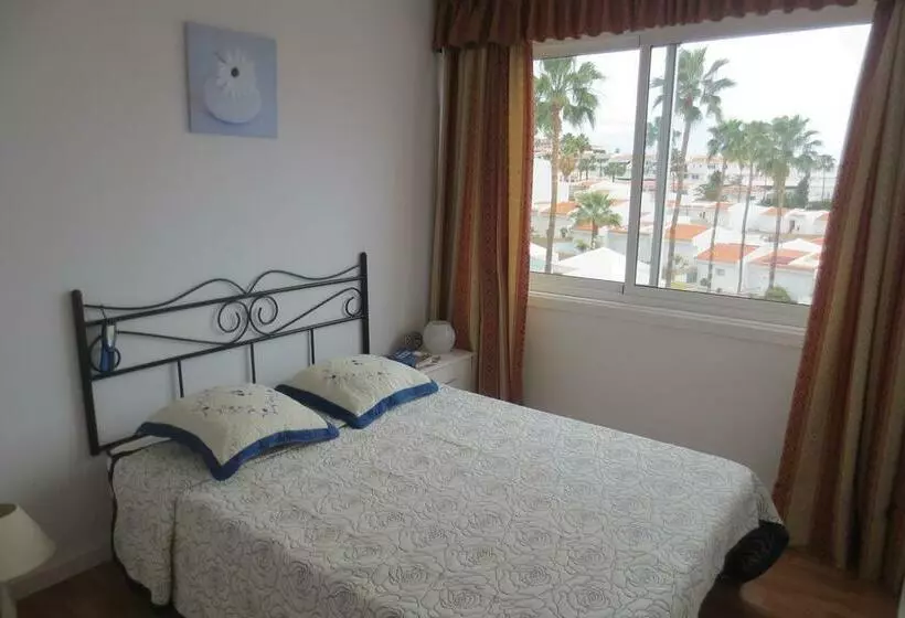 호텔 Island Village