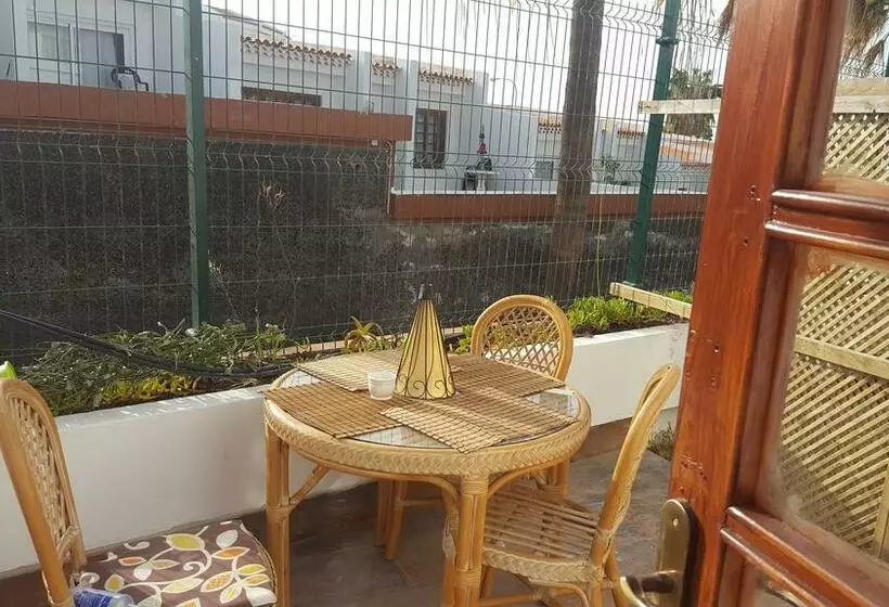 호텔 Island Village