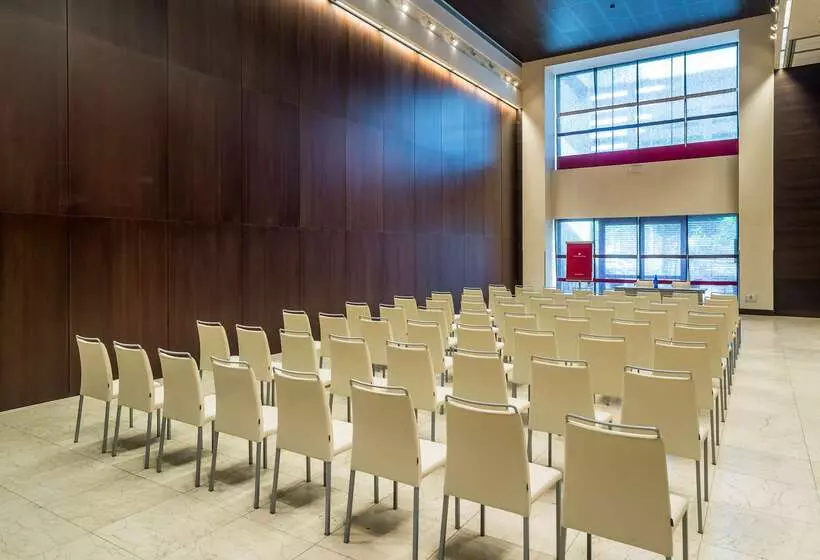 هتل NH Collection Sevilla