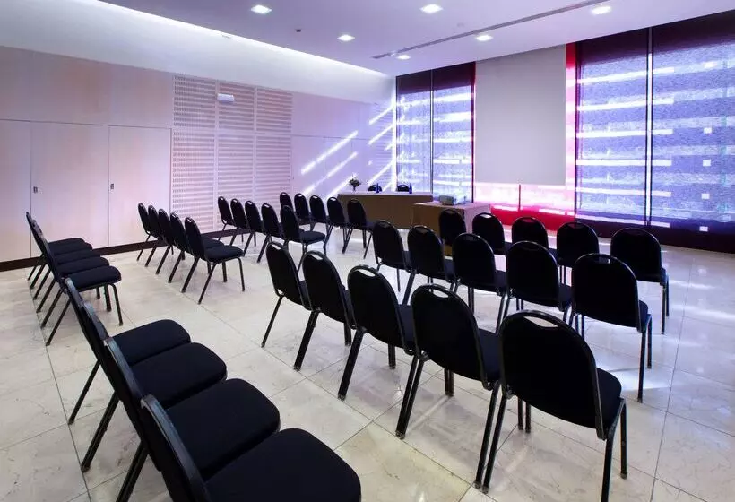 هتل NH Collection Sevilla