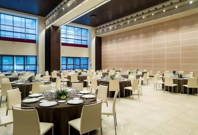 هتل NH Collection Sevilla