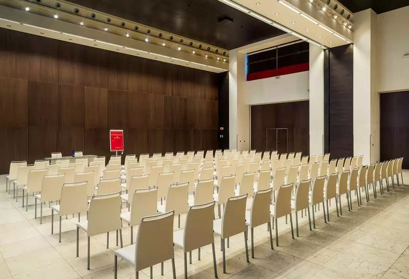 هتل NH Collection Sevilla