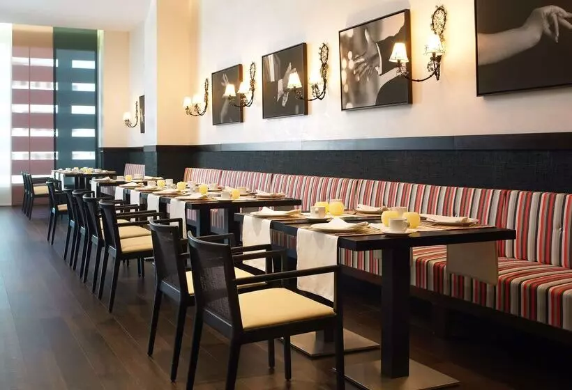 هتل NH Collection Sevilla