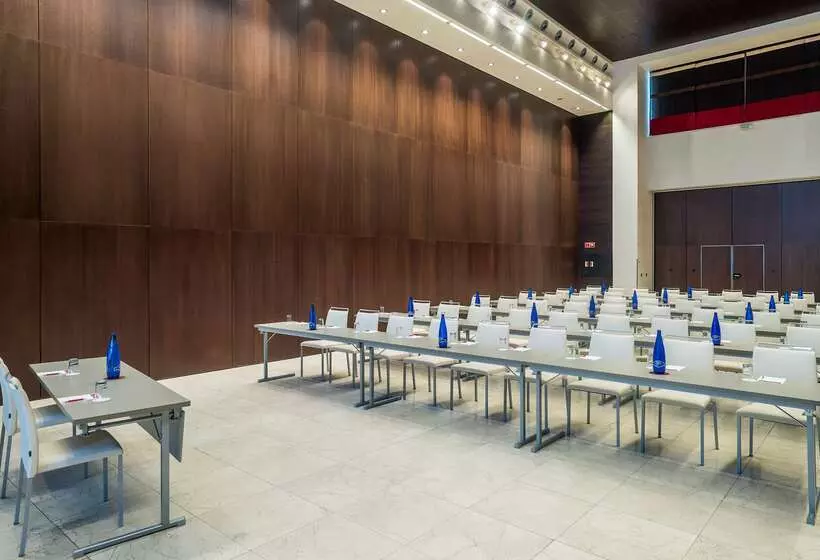 هتل NH Collection Sevilla