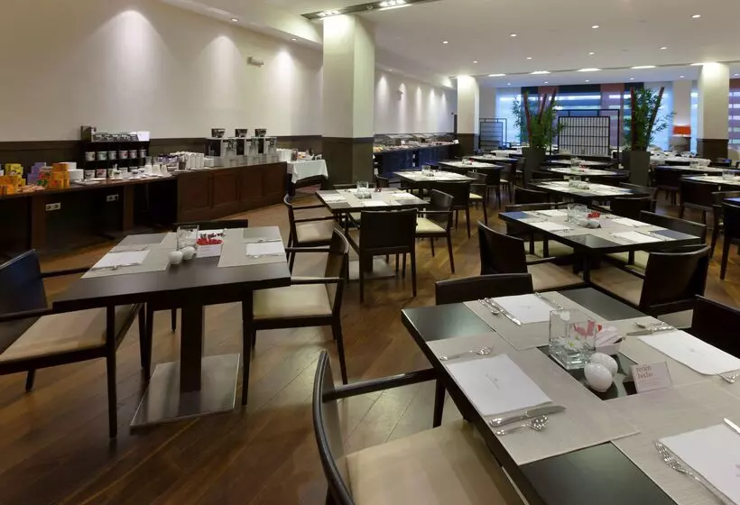 هتل NH Collection Sevilla