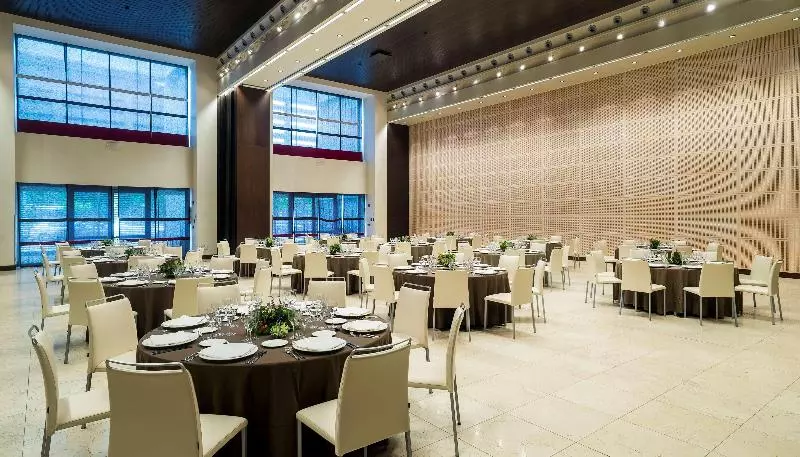 هتل NH Collection Sevilla