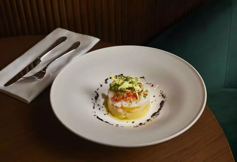 هتل NH Collection Sevilla