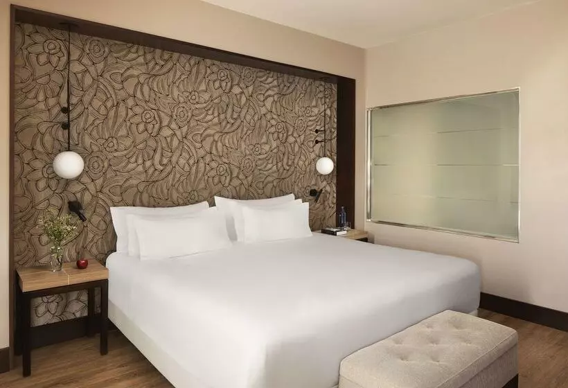 هتل NH Collection Sevilla