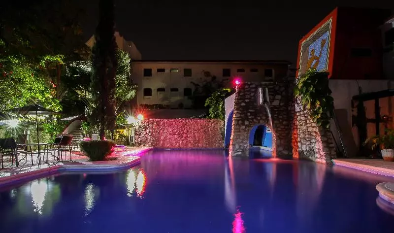 Hotelli Xbalamqué & Spa Cancún Centro