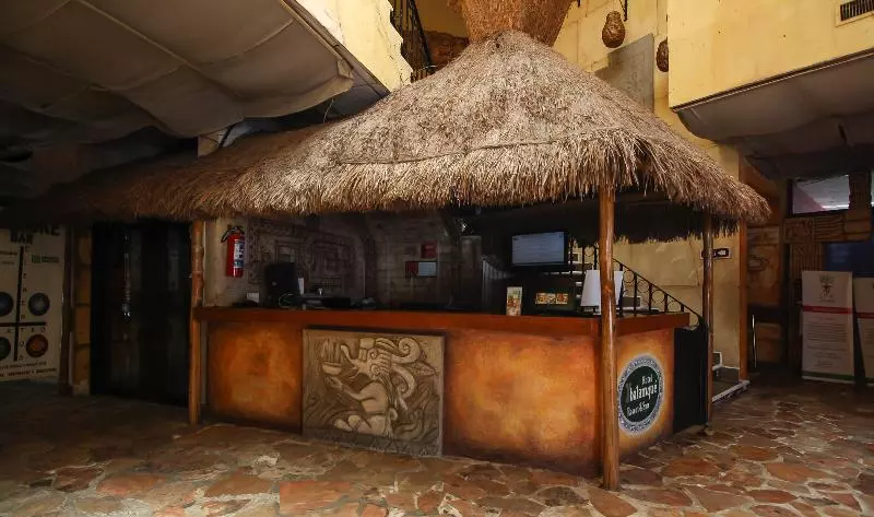 Hotelli Xbalamqué & Spa Cancún Centro