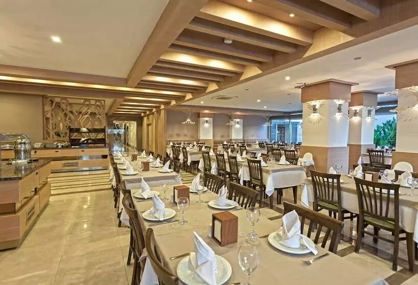 Lomakeskus Xperia Saray Beach