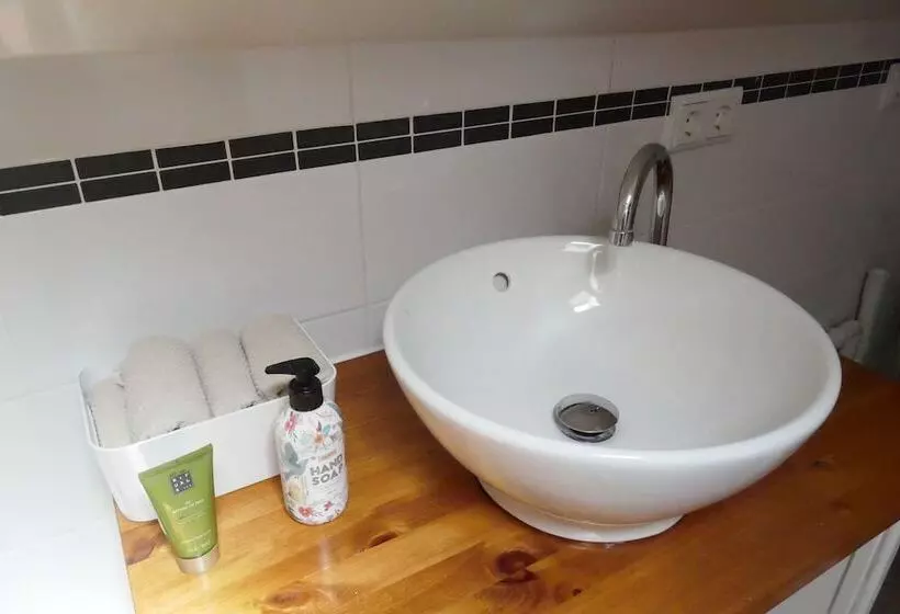 Hotelli Boat Apartment Rotterdam Fokkelina