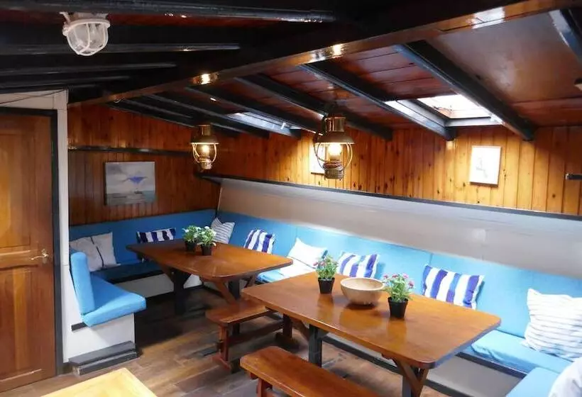 Hotelli Boat Apartment Rotterdam Fokkelina