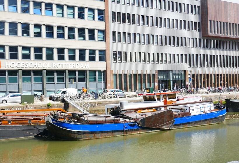 Отель Boat Apartment Rotterdam Fokkelina