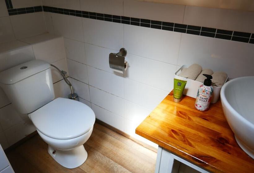 Отель Boat Apartment Rotterdam Fokkelina