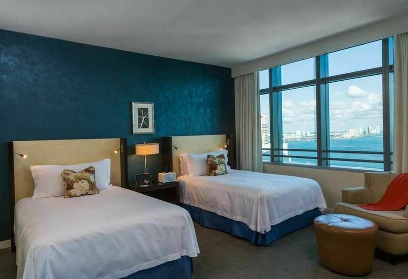 בית מלון כפרי Aka Brickell