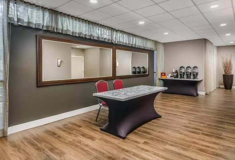 Отель Courtyard By Marriott Orlando Lake Buena Vista At Vista Centre