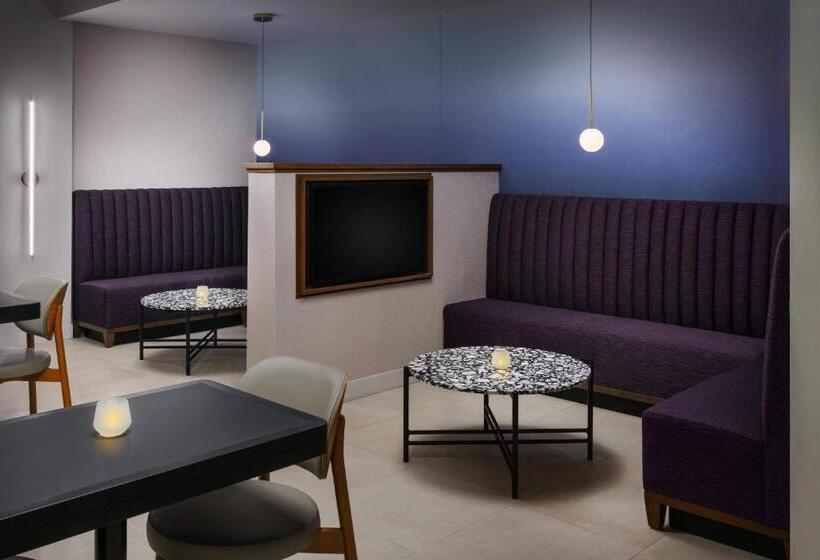 酒店 Courtyard By Marriott Orlando Lake Buena Vista At Vista Centre