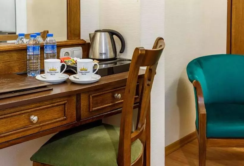 ホテル Golden Crown