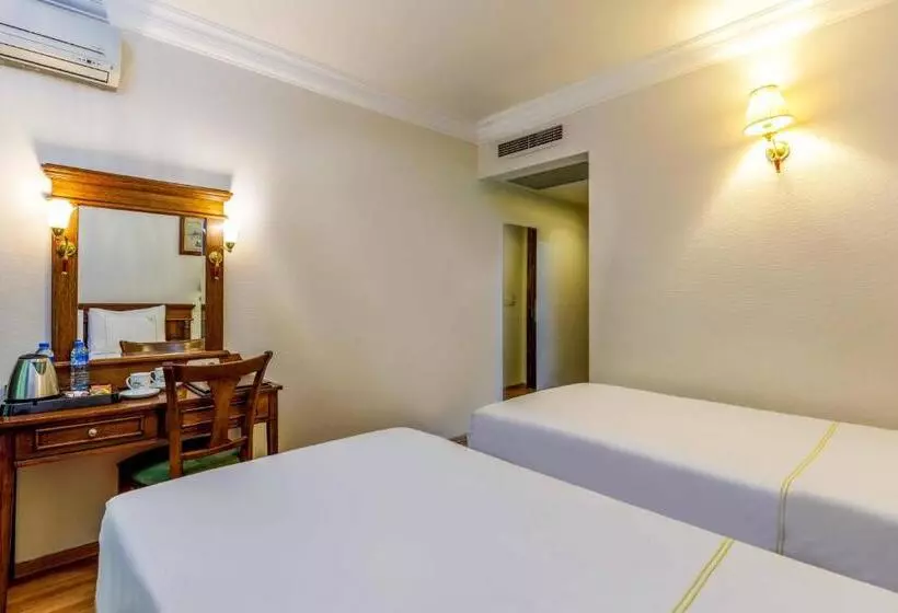 ホテル Golden Crown