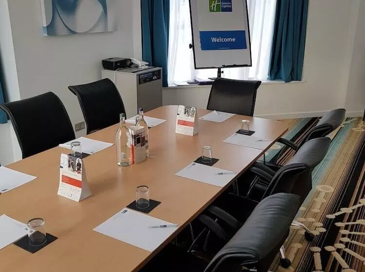 호텔 Holiday Inn Express Wakefield, An Ihg